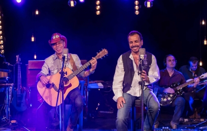 A dupla mais afinada do Brasil, Chrystian e Ralf, se apresenta no Guairão